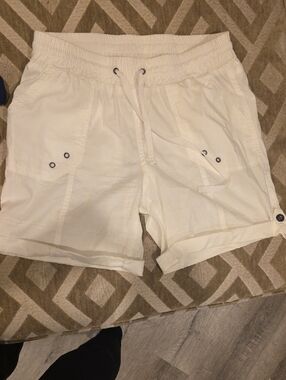 Women’s White Drawstring Bermuda Shorts